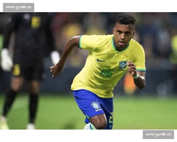 罗德里统领中场节奏展现无可替代核心价值助力球队稳步前行